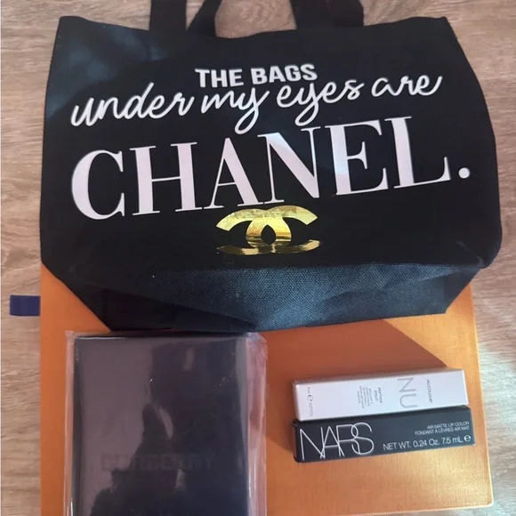 14 entries only to win this pristine LV Besace Mary Kate - Picture 10 of 14